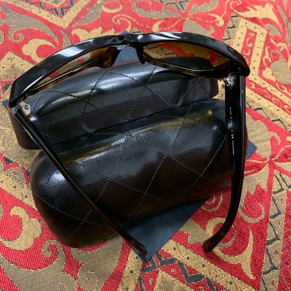 💫CHANEL POLARIZED SUN GLASSES😎💛 - Picture 5 of 10